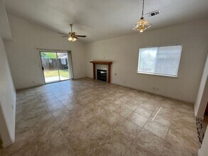 3510 E Roosevelt Ave in Visalia, CA - Building Photo - Building Photo