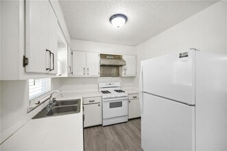 4838 McCrary Rd in Semmes, AL - Building Photo - Building Photo