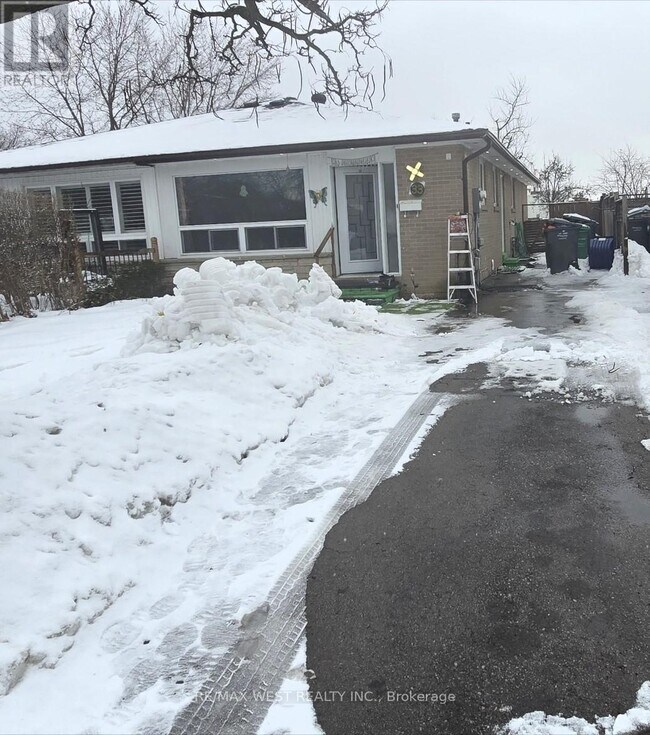 property at 33 Archdekin Dr