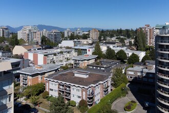 Kerrisdale Town House in Vancouver, BC - Building Photo - Building Photo