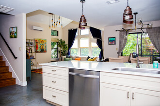 3607 Clawson Rd, Unit A in Austin, TX - Foto de edificio - Building Photo