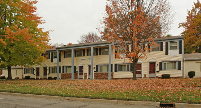 2641 Dunstan Dr in Warren, OH - Foto de edificio - Building Photo