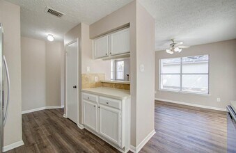 12027 Oakner Dr in Tomball, TX - Building Photo - Building Photo