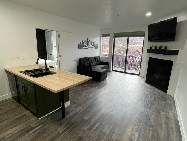 1364 W Stillwater Dr, Unit 2059 in Heber City, UT - Building Photo - Building Photo