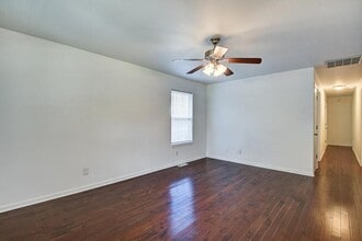 2246 N Alabama St in Indianapolis, IN - Building Photo - Building Photo