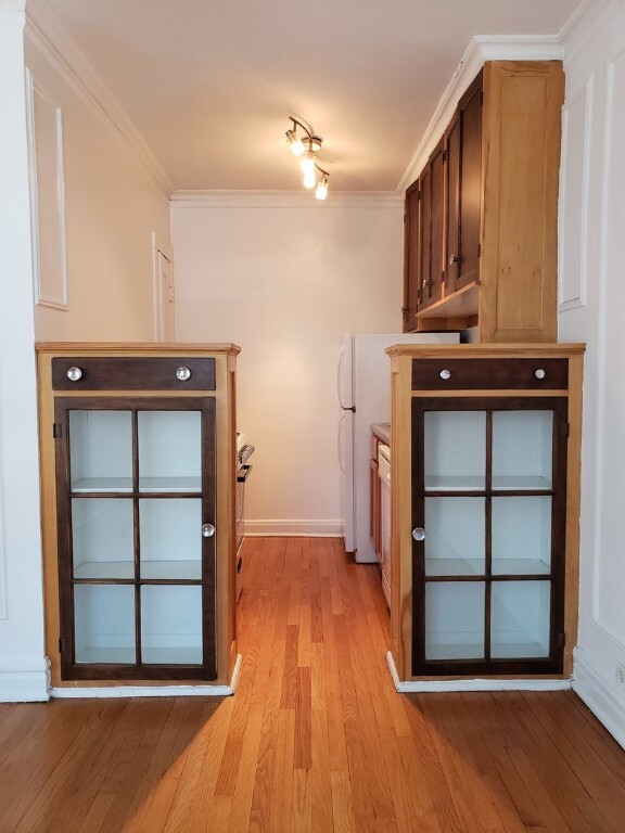 1600 W Granville Ave, Unit 16-2 in Chicago, IL - Building Photo - Building Photo