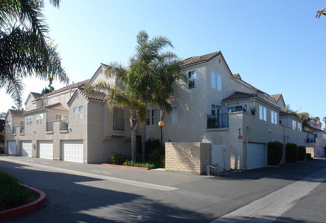 Villa Solimar in Oxnard, CA - Building Photo - Building Photo