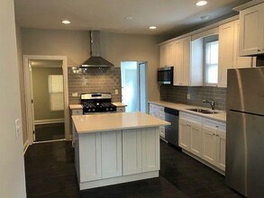 725 Warner Ave in Lemont, IL - Foto de edificio - Building Photo