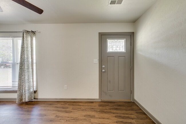 2408 NW 40th St in Oklahoma City, OK - Building Photo - Building Photo