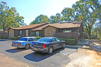 5979 Born Dr in Pensacola, FL - Building Photo - Building Photo