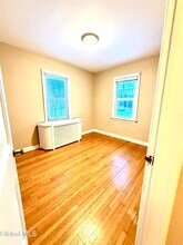 2224 Crescent Rd in Niskayuna, NY - Building Photo - Building Photo