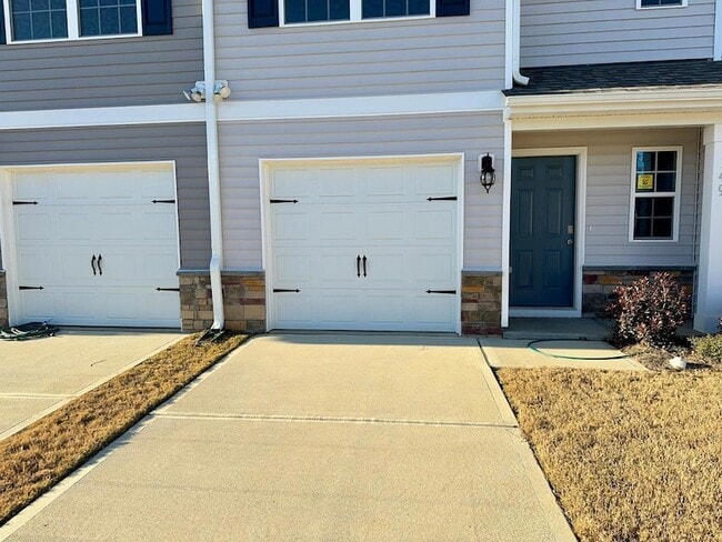 149 Tributary Wy in Fuquay Varina, NC - Building Photo - Building Photo