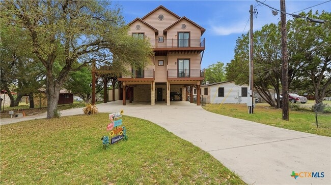 property at 628 Country Ln Dr