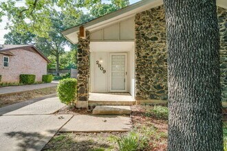 2909 White Oak Ln in Bedford, TX - Building Photo - Building Photo