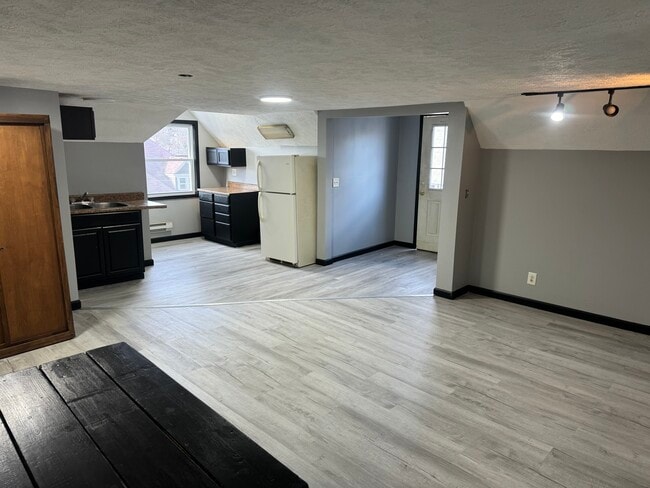 324 Walnut Ave, Unit 4