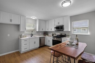 905 Cornell Ave in Webster Groves, MO - Building Photo - Building Photo