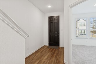 4703 Kindred St in Haltom City, TX - Foto de edificio - Building Photo