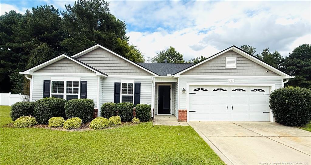 193 Bayleaf Dr in Raeford, NC - Building Photo