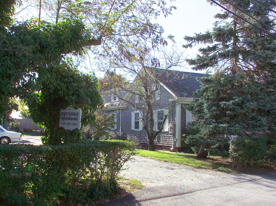 51 Commercial St in Provincetown, MA - Building Photo