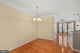 21877 Elkins Terrace in Sterling, VA - Building Photo - Building Photo