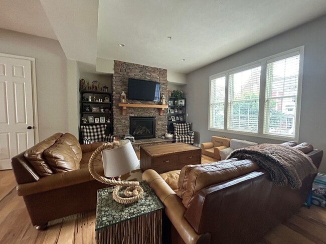 226 College Ave in Oakmont, PA - Building Photo - Building Photo