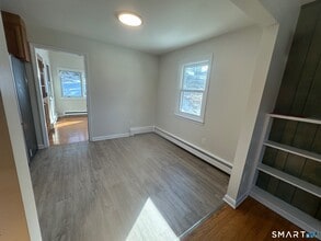 161 Brion Dr in Fairfield, CT - Building Photo - Building Photo