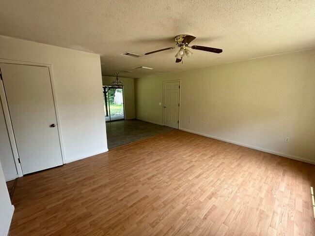 5509 Rainbow Ln in Crestview, FL - Building Photo - Building Photo