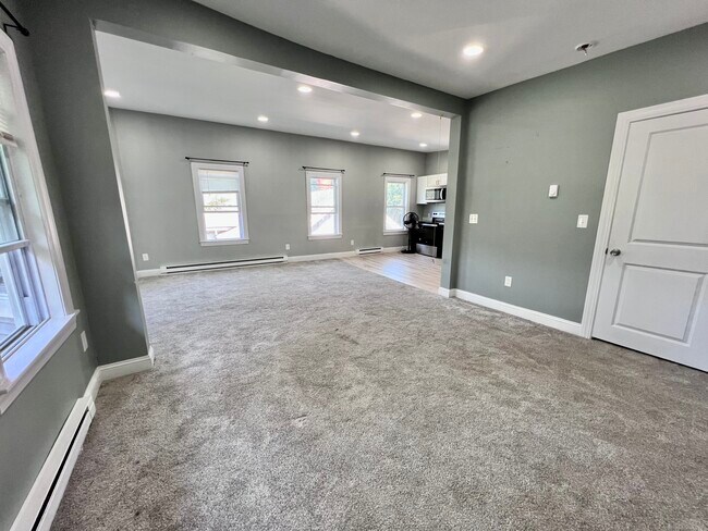 5 Providence St in Putnam, CT - Building Photo - Building Photo