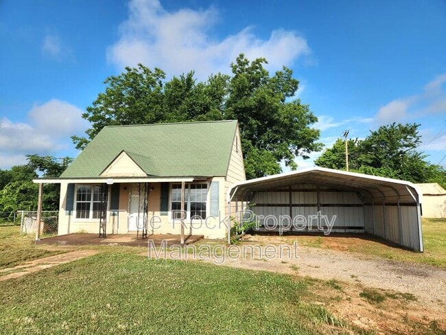 property at 400 N Division St