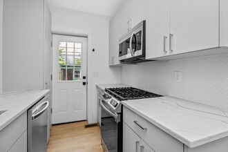 88 Chelsea St, Unit 86 Chelsea Street in Boston, MA - Foto de edificio - Building Photo