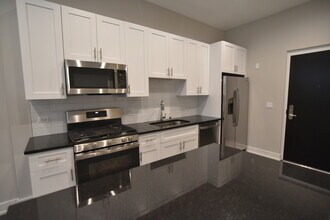 1730 W Greenleaf Ave in Chicago, IL - Building Photo - Building Photo