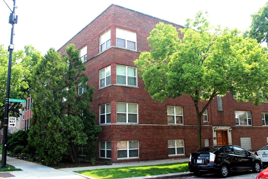 3401 W Hollywood Ave in Chicago, IL - Building Photo