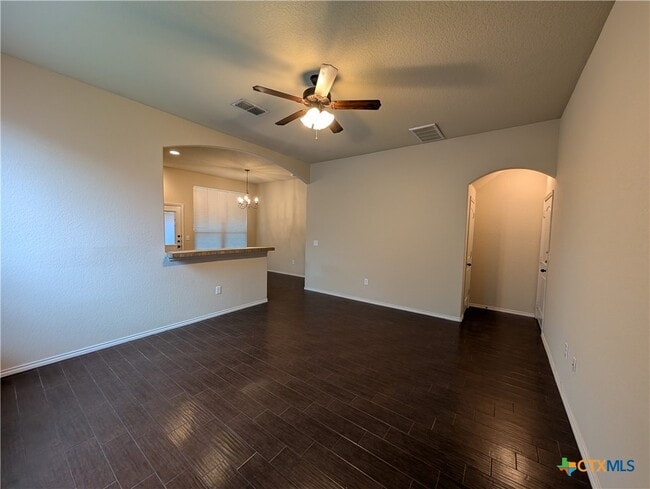 property at 669 Creekside Cir
