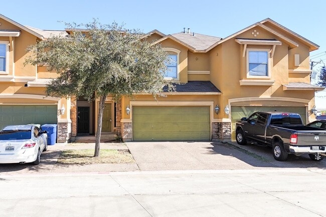 9310 Albany Dr in Laredo, TX - Building Photo - Building Photo