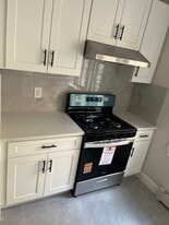 4048 Hampton St in Elmhurst, NY - Building Photo