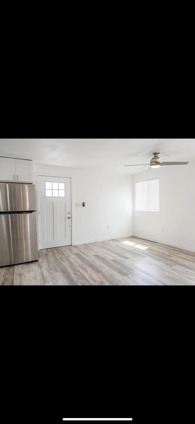 property at 8921 Cottonwood Ave