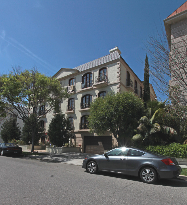 345 S Reeves Dr in Beverly Hills, CA - Foto de edificio - Building Photo