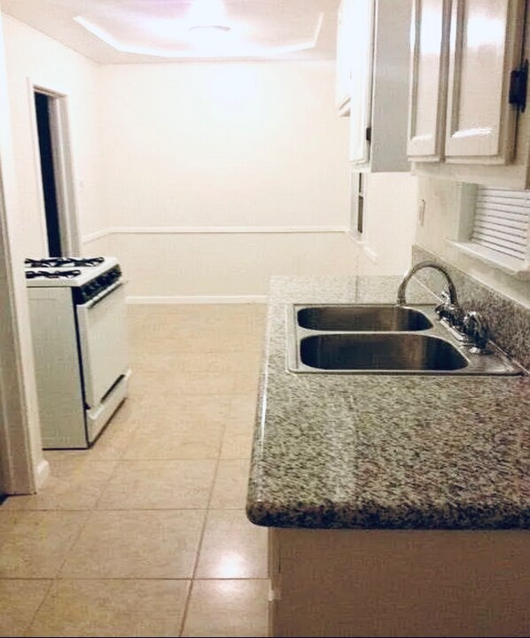 3438 W 78th St in Los Angeles, CA - Building Photo