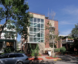 1065 Pearl St Apartments