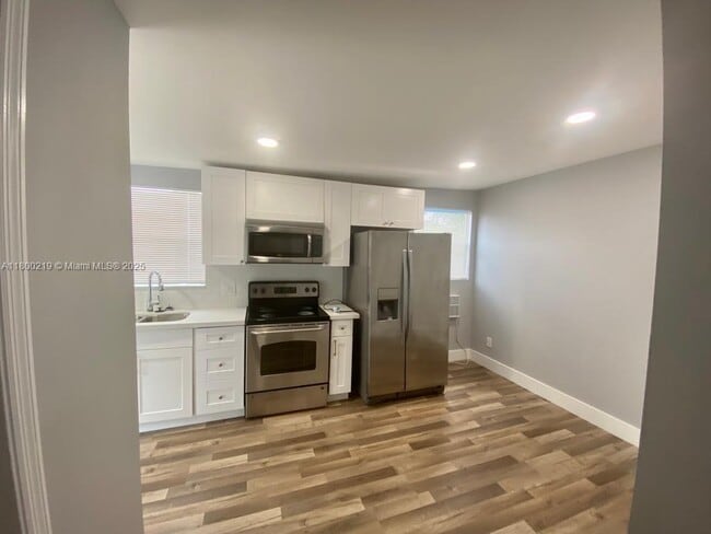345 NE 168th St