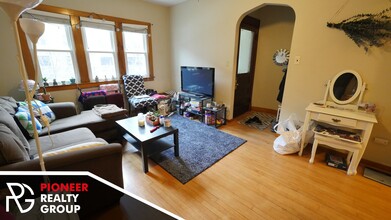 1520 W Melrose St, Unit 1F in Chicago, IL - Building Photo - Building Photo