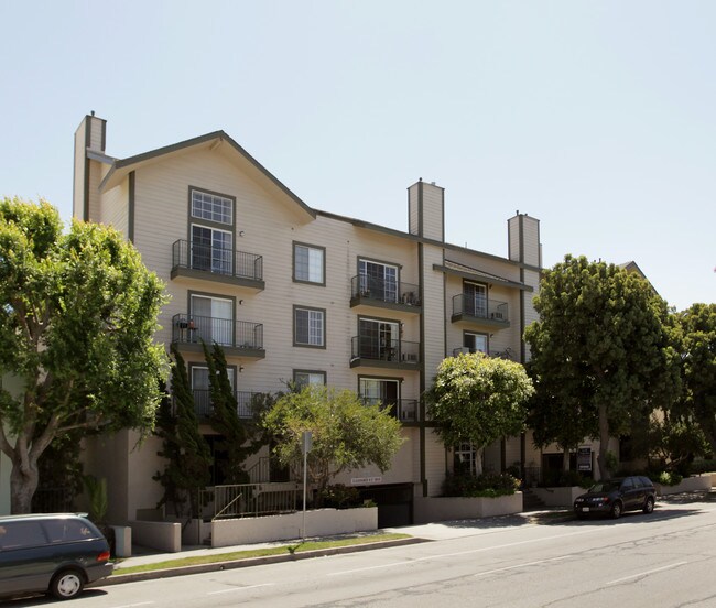 Venice Apartments in Venice, CA - Foto de edificio - Building Photo