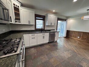 754 Spring Rd in Elmhurst, IL - Building Photo - Building Photo