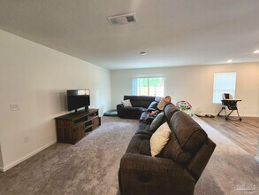 7860 Maxton Rd in Pensacola, FL - Building Photo - Building Photo