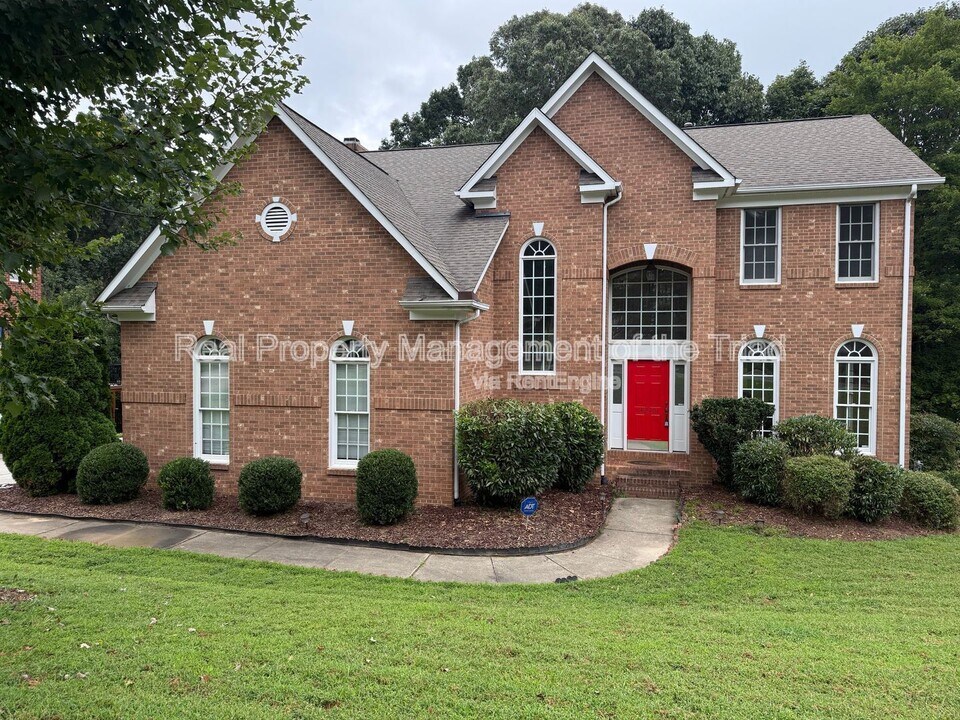4210 Shoal Creek Dr in Greensboro, NC - Building Photo