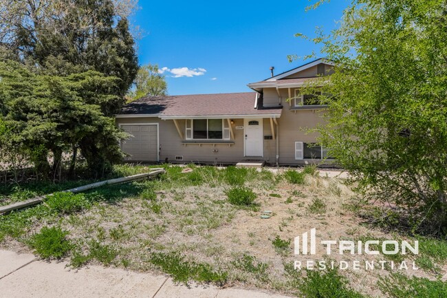 property at 1104 Quivira Dr