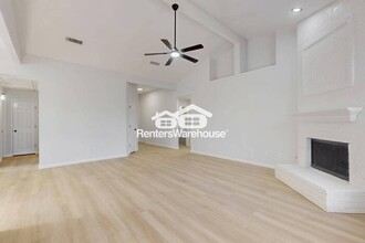 2301 Dampton Dr in Plano, TX - Foto de edificio - Building Photo