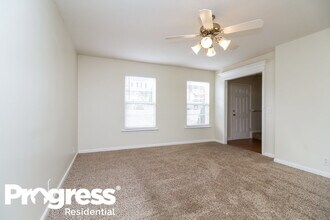 332 John Henry Dr in La Vergne, TN - Building Photo - Building Photo