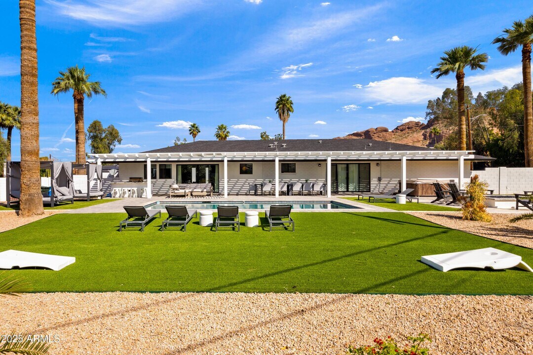 4633 N 49th Pl in Phoenix, AZ - Foto de edificio