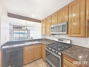 8614 Villa La Jolla Dr in San Diego, CA - Building Photo - Building Photo